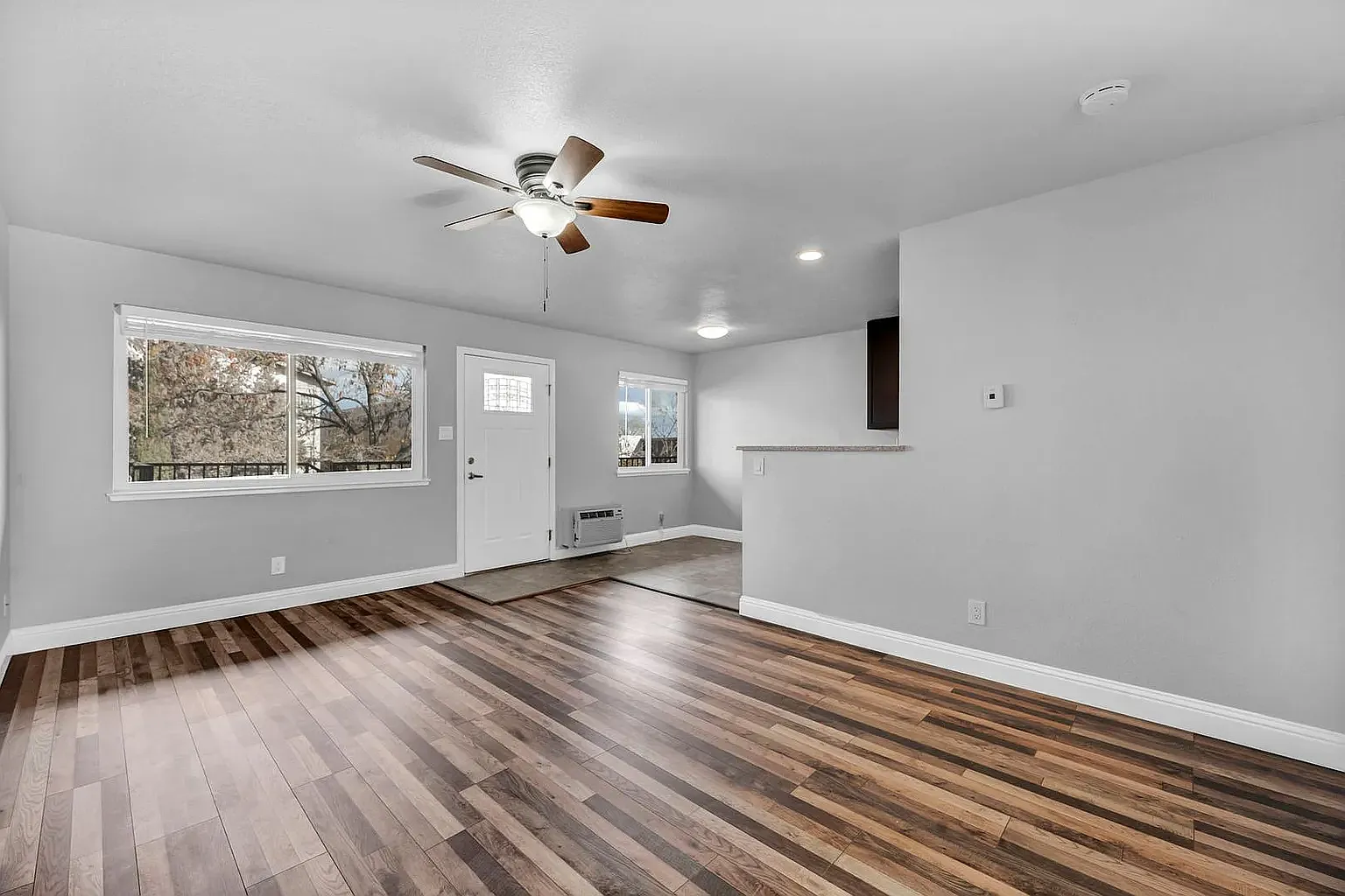 Carlin Apartments — Photo 1