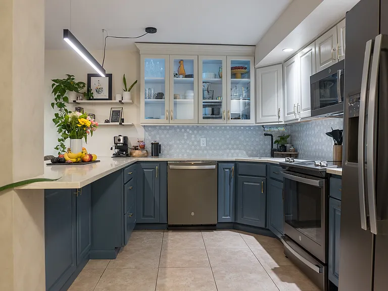 Kitchen (all New Appliances)