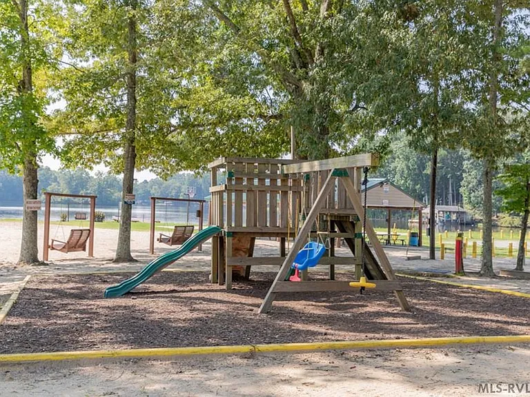 422 Tanglewood Dr — Photo 30