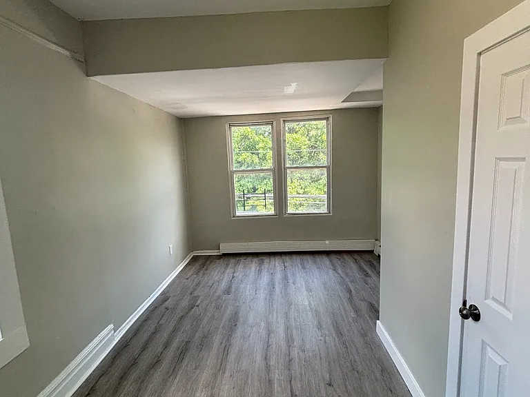 27-29 N Munn Ave #2 — Photo 4