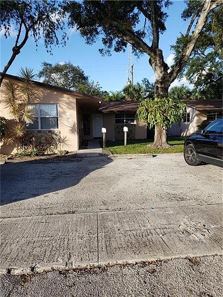 1st image of 3953 SW 51st St #2