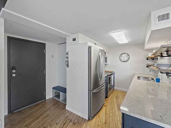 4th image of 444 N Front St APT 210