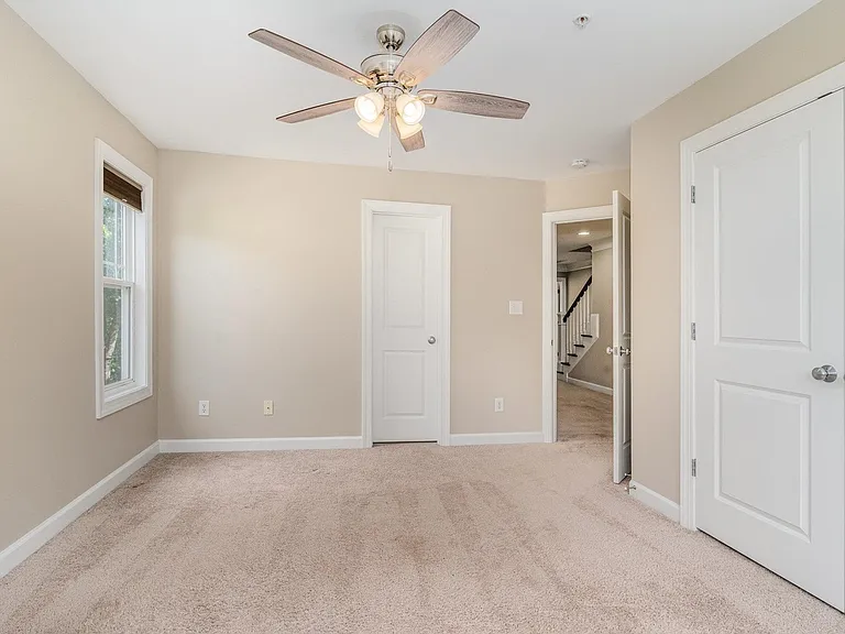 114 Primrose Ln — Photo 18