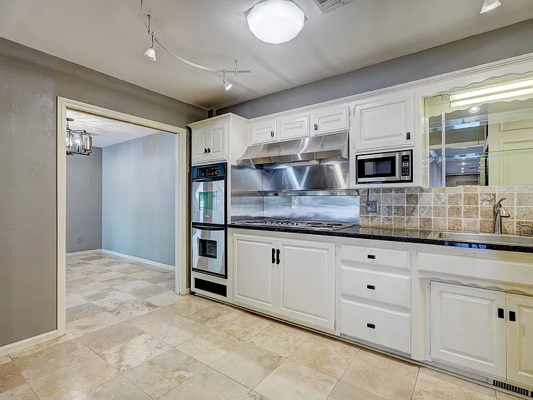 6325 Glenbrook Ct — Photo 19