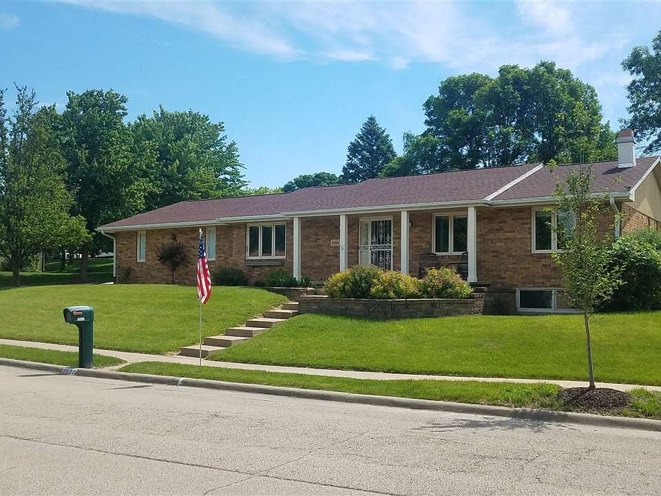 2nd image of 2560 Knob Hill Dr