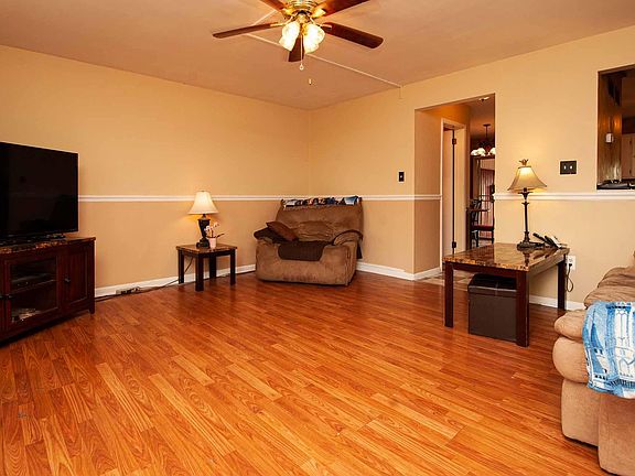 2nd image of 2365 Dewey Ave