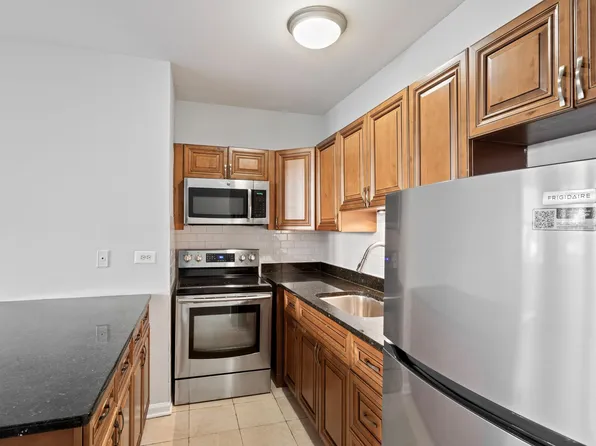 The Dickens Courtyard, 3631-41 W Dickens Ave, Chicago, IL 60647