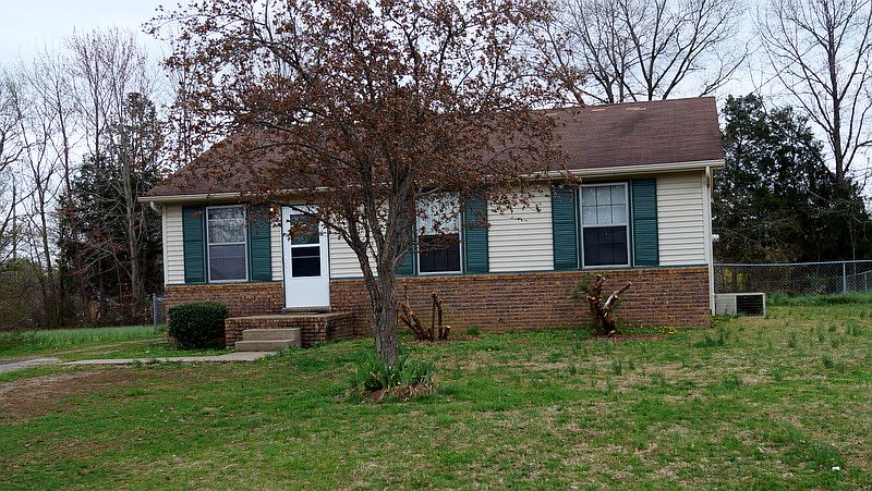 1st image of 565 Donna Dr