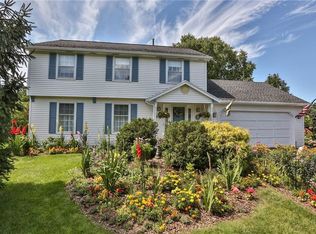 695 Brookeville Dr, Webster, NY 14580