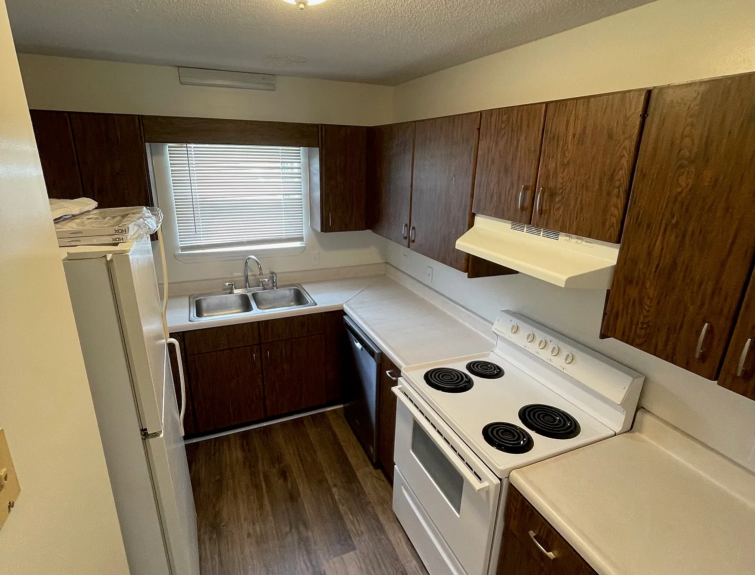 2 bed, 1.5 bath, 1088 sqft, $1,300 — Photo 4