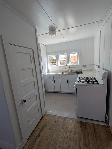 712 Austin St #10 Photo 1