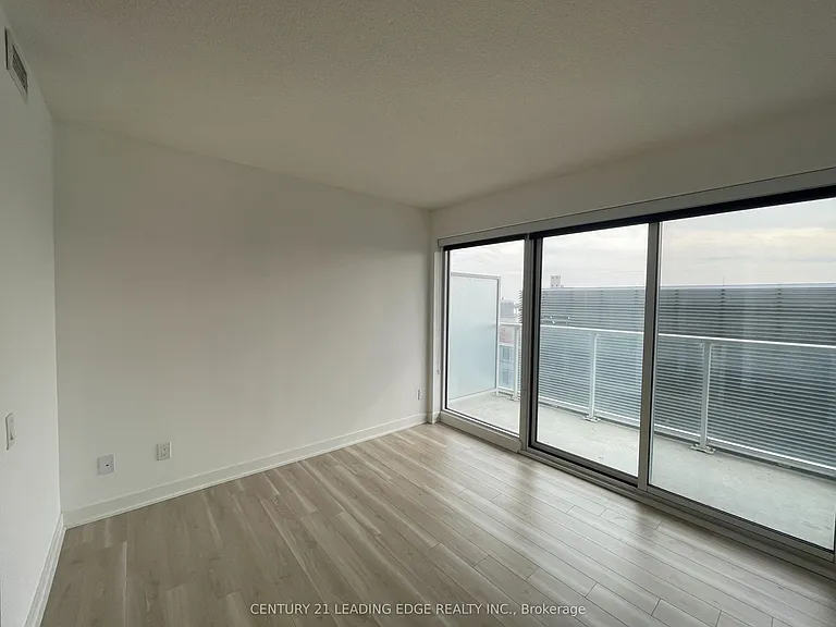 17 Bathurst St #1502 — Photo 6