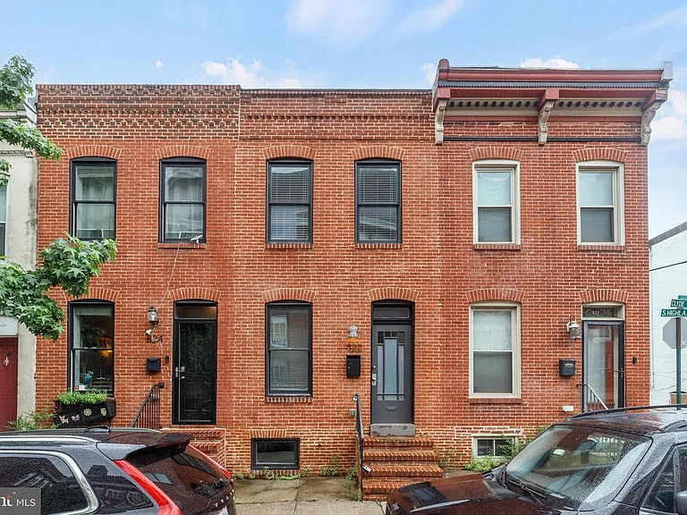 822 S Highland Ave — Photo 1