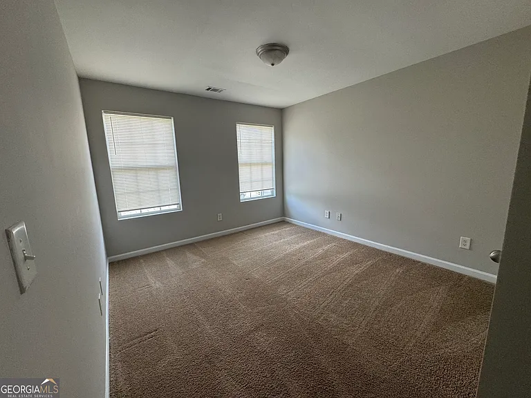 262 Village Dr — Photo 9