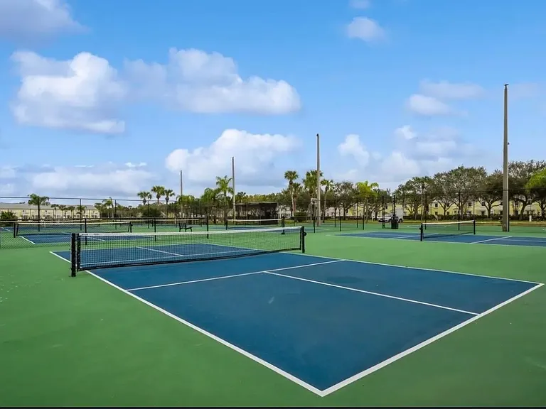 4985 Coquina Key Dr SE #D — Photo 3