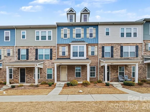 10016 Hemingway Pl, Mint Hill, NC 28227