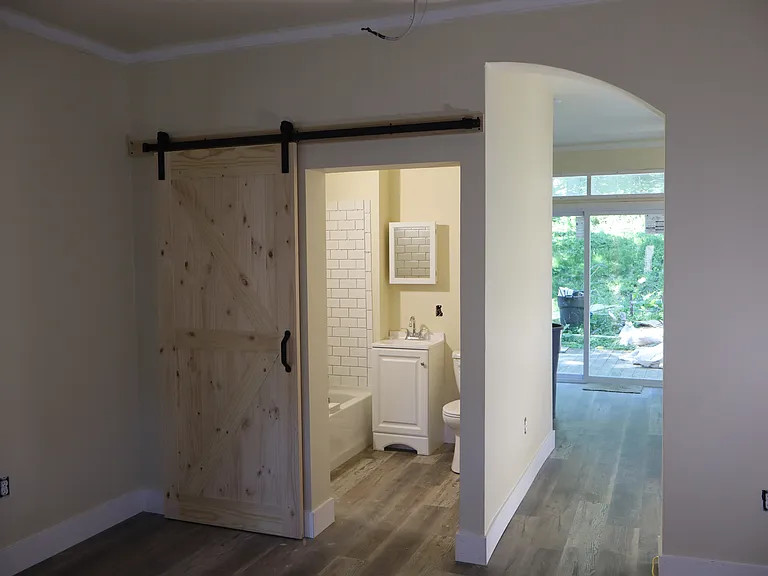 BATHROOM 1