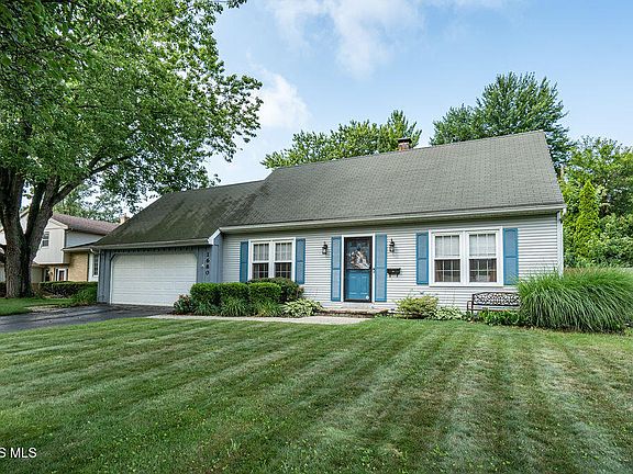 3rd image of 1680 Woodhurst Dr