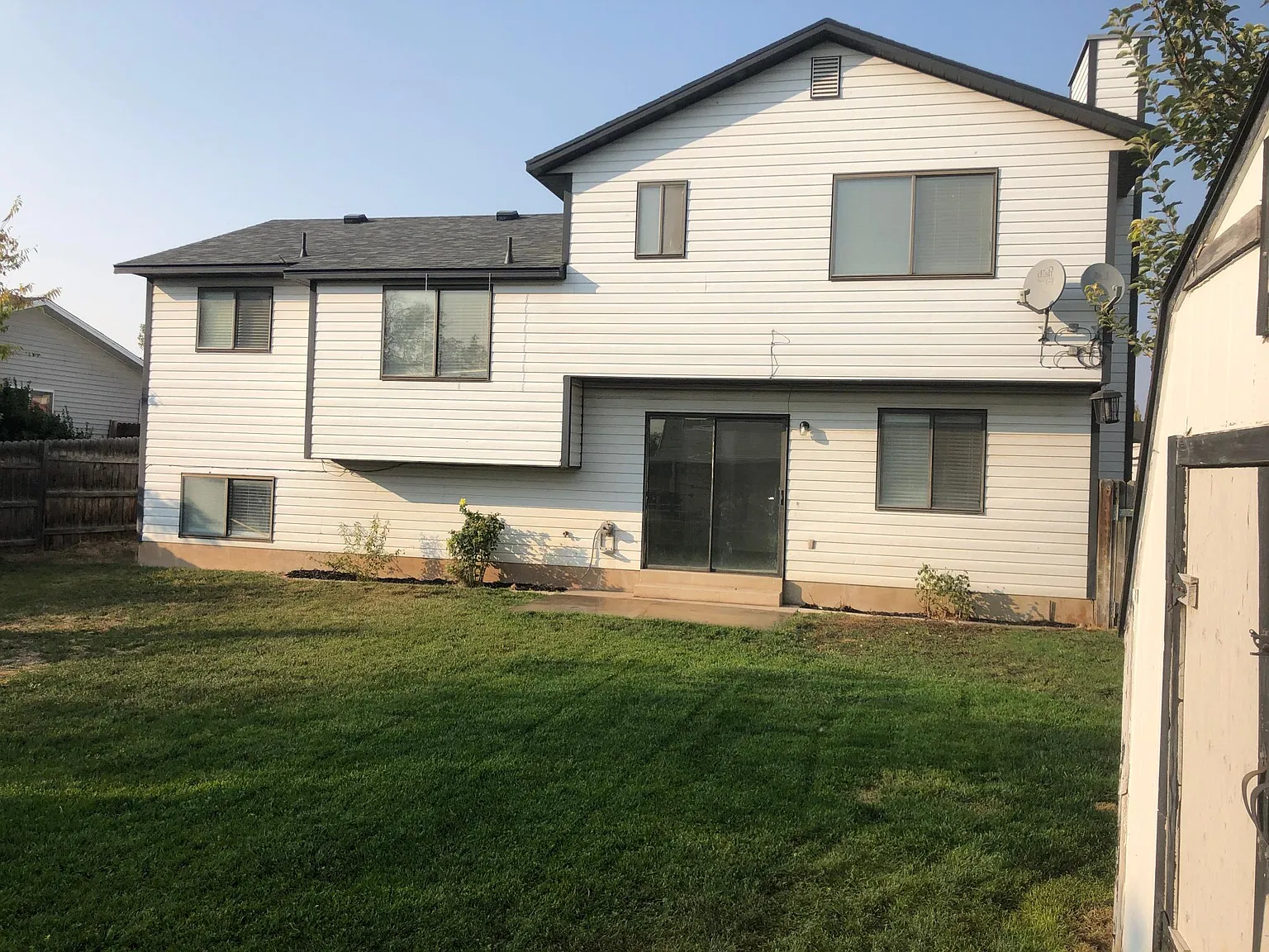4 bed, 2440 sqft, $2,350 — Photo 2