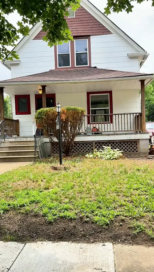 Charming 3-Bedroom Property in Prime Location — Photo 1