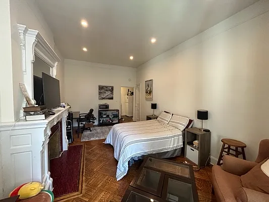 Rented by Living New York | media 12