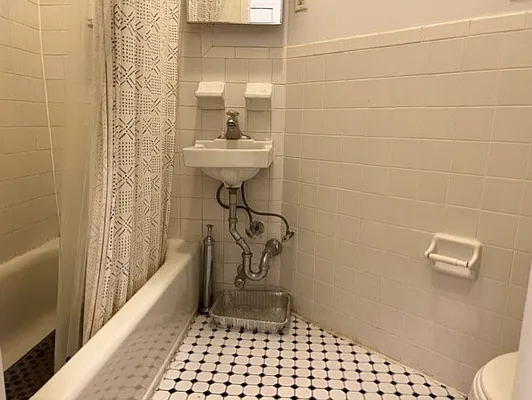 Rented by Roseann Lettieri Realty | media 15