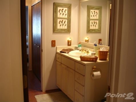 Full bath /bedroom access036