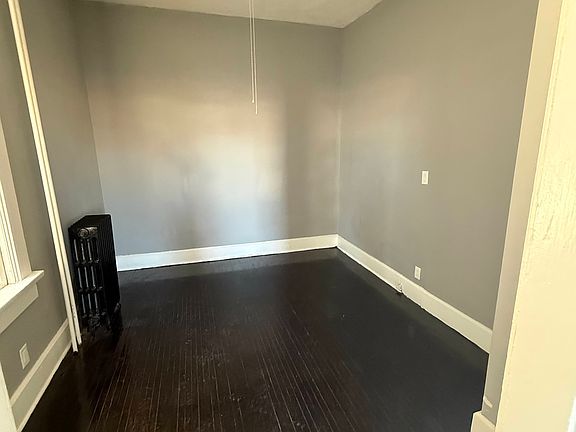 3rd image of 1819 W 3rd St APT 1