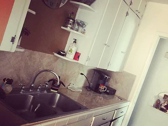 3rd image of 3323 Taylor Ave