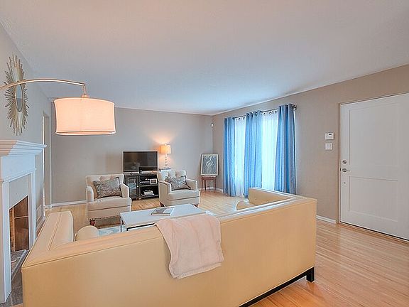 5th image of 436 Sierra Dr SE