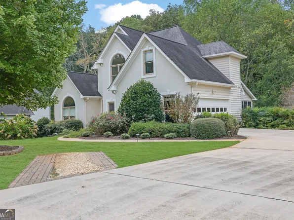 4712 Carriage Way, Flowery Branch, GA 30542