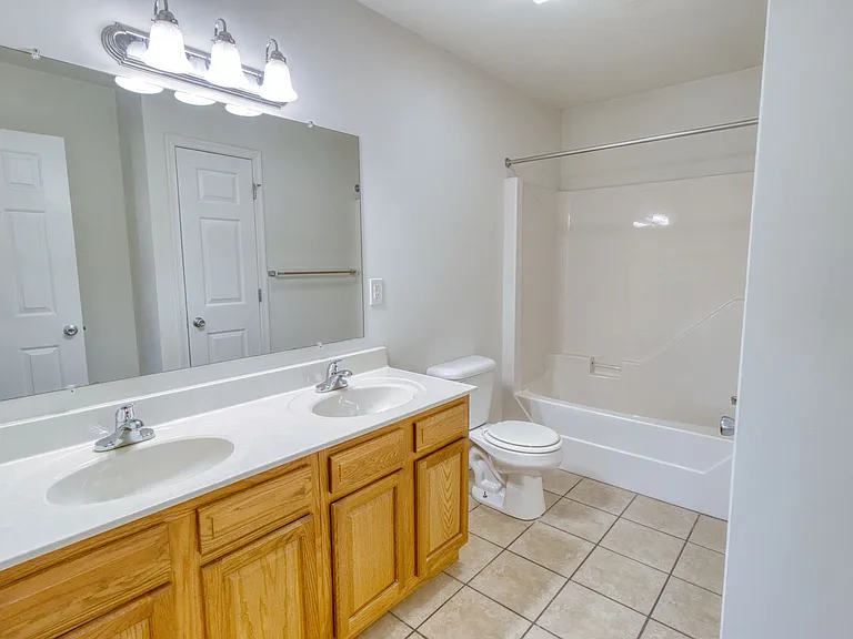 5 Stratford Dr #111 — Photo 20