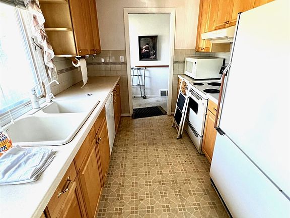 2nd image of 4031 Starlite Dr