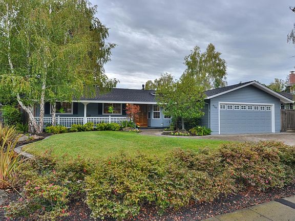 3rd image of 828 Nisqually Dr