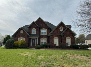 5507 Two Iron Dr, Matthews, NC 28104