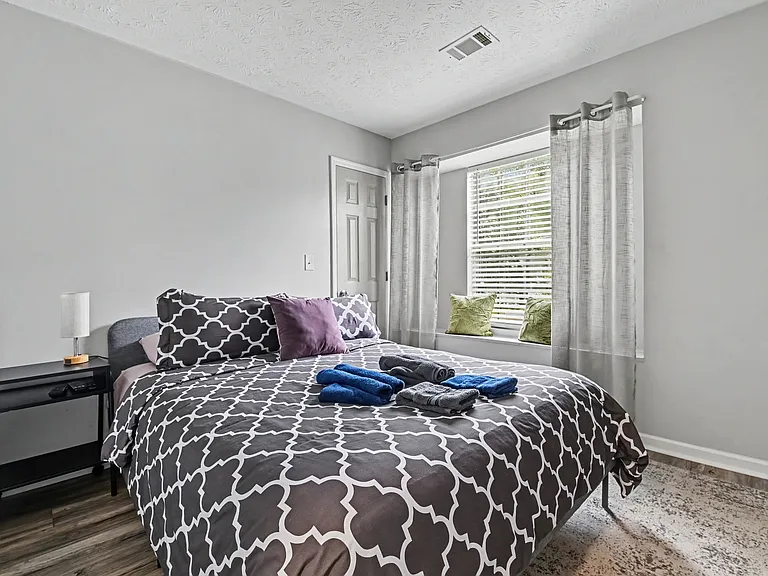 1541 Clifton Downs Dr SE — Photo 11
