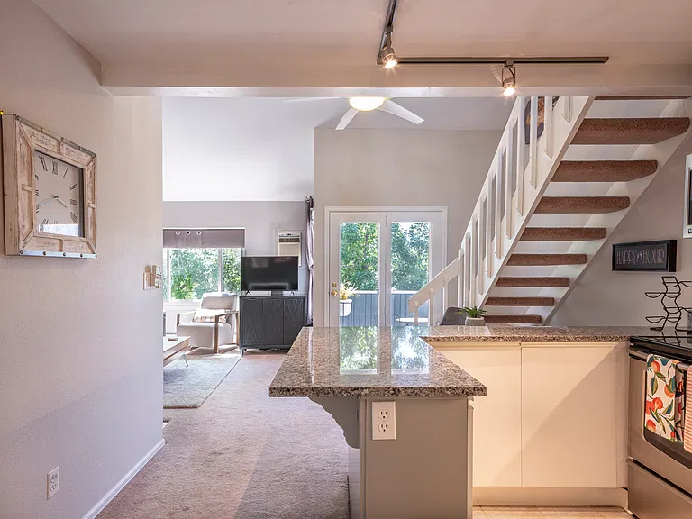 2201 Pearl St #206 — Photo 11