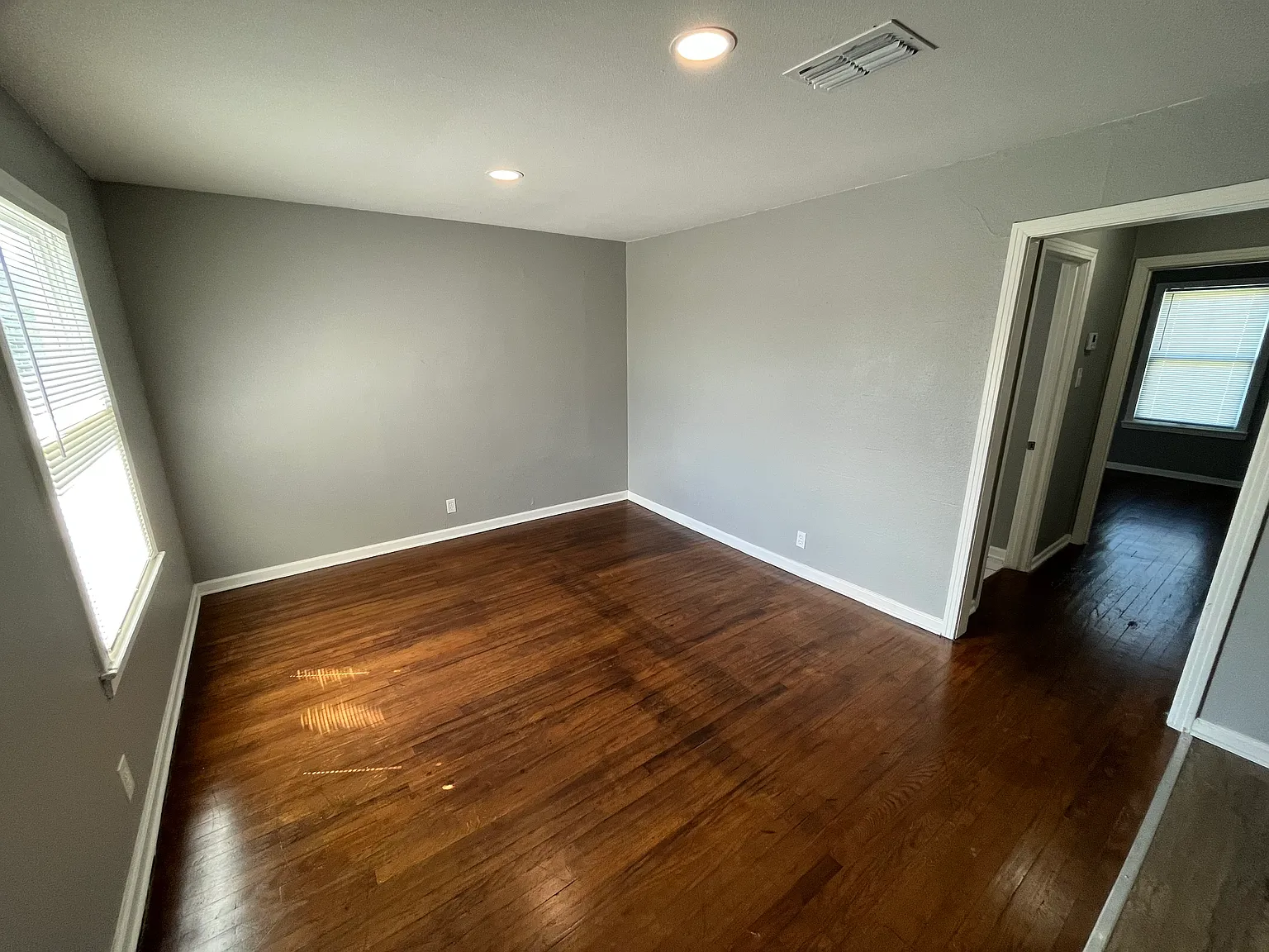 2 bed, 800 sqft, $1,350 — Photo 4