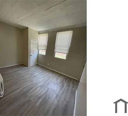 811 Barnaby St SE #104 — Photo 15