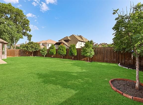 5th image of 6026 Amalfi Dr