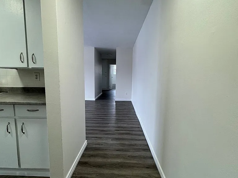 232 Louisa St #9A — Photo 10