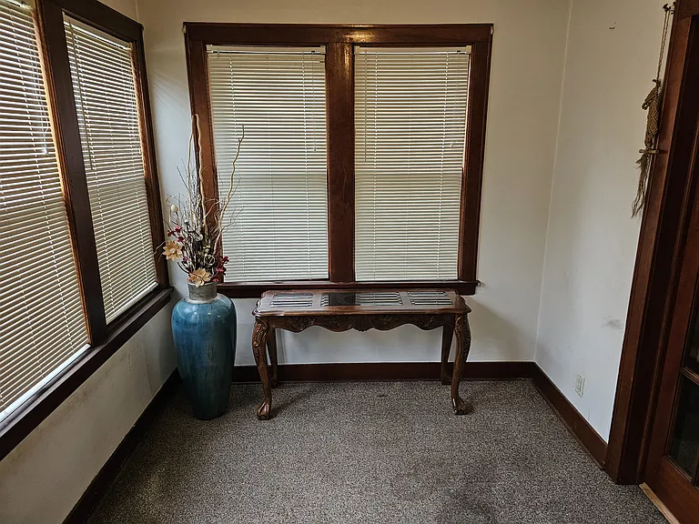 1010 Farrington St — Photo 26