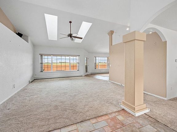 4th image of 634 Tamarron Dr