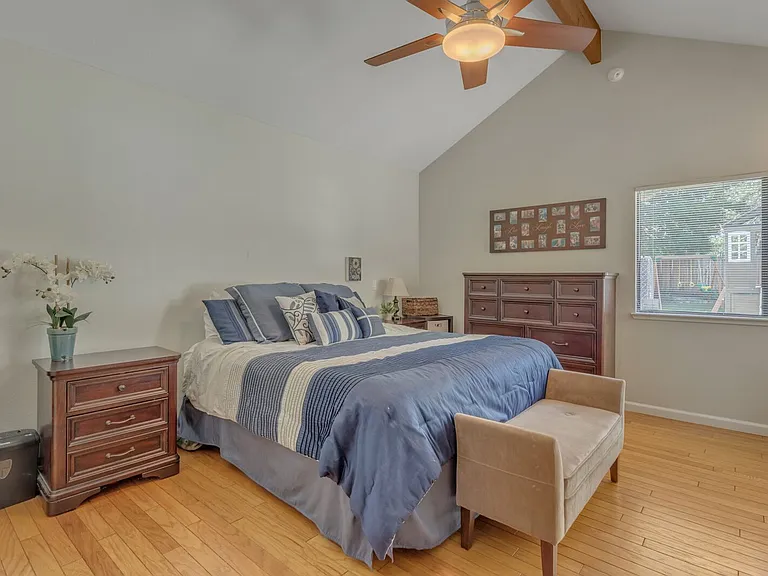 1856 Ridgeview Dr — Photo 18