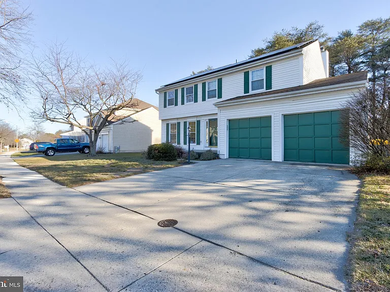 7925 Carriage Dr — Photo 38