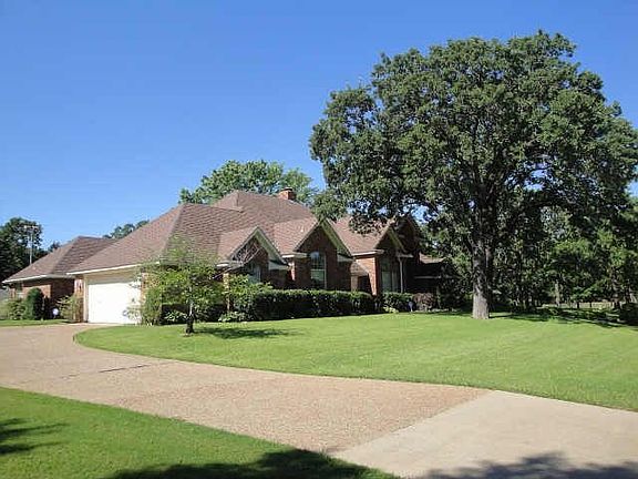 2nd image of 1132 Wales Dr
