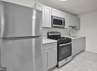 1051 Oakwood Dr, Glenolden, PA 19036