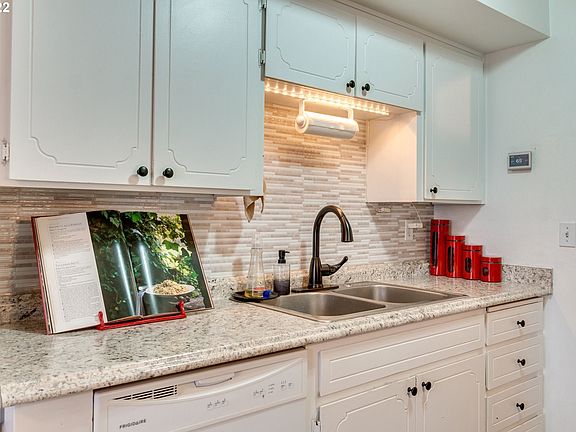 3rd image of 311 NE 85th St #6X