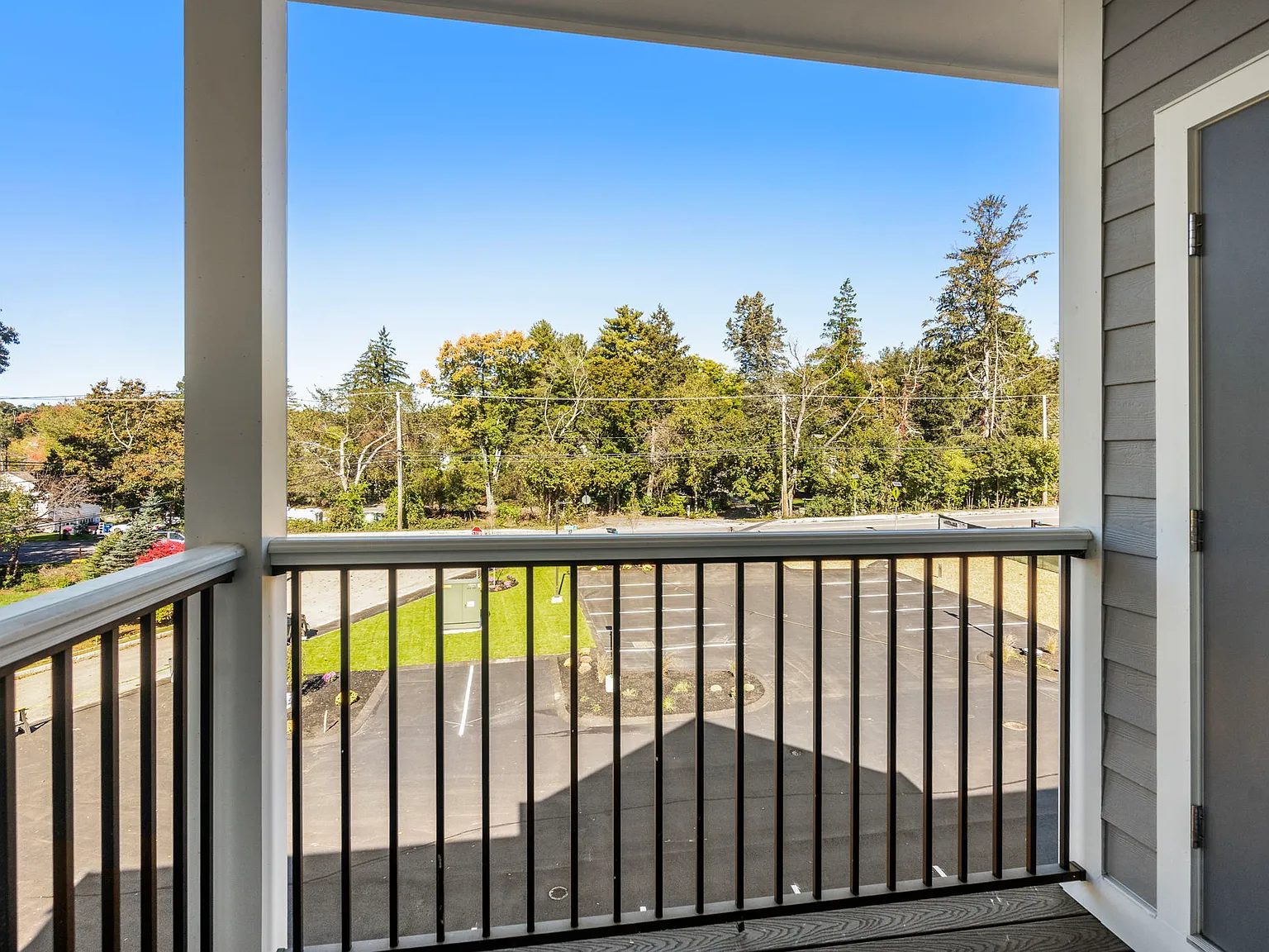 1 bed, 894 sqft, $2,650 — Photo 3