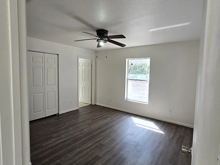 76 Willow Rd — Photo 8